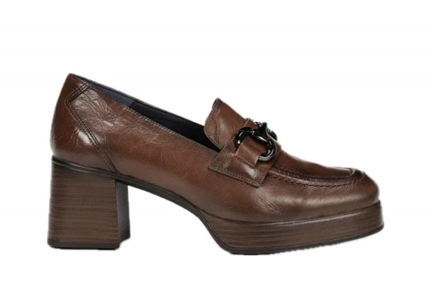 Γυναικεία loafers με τακούνι Dorking by Fluchos σε καφέ χρώμα D9155