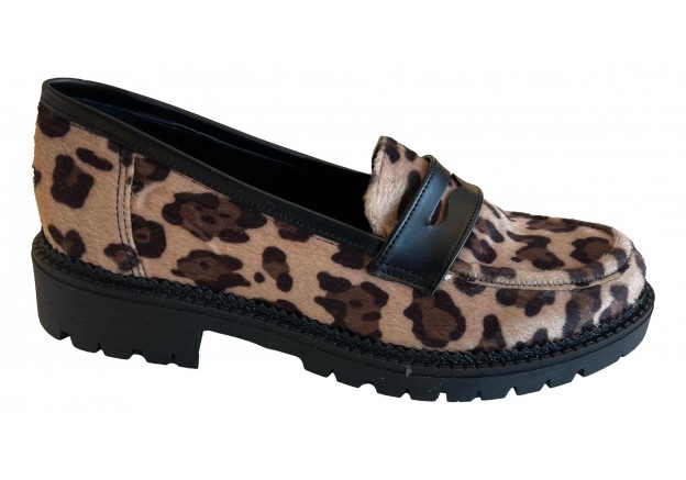 Γυναικείο loafer λεοπάρ Ioannis 600