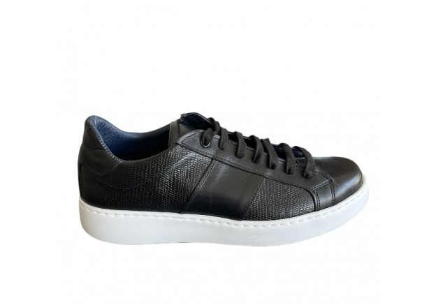 Ανδρικό sneaker Antonio δερμάτινο σε μαύρο χρώμα 450 Ανδρικό sneaker Antonio δερμάτινο σε μαύρο χρώμα 450