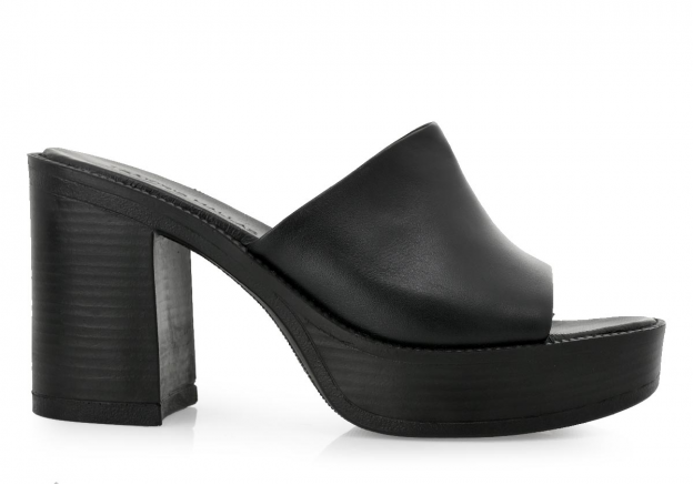 Γυναικεία mules Tsakiris Mallas δερμ΄άτινα σε μαύρο χρώμα 836